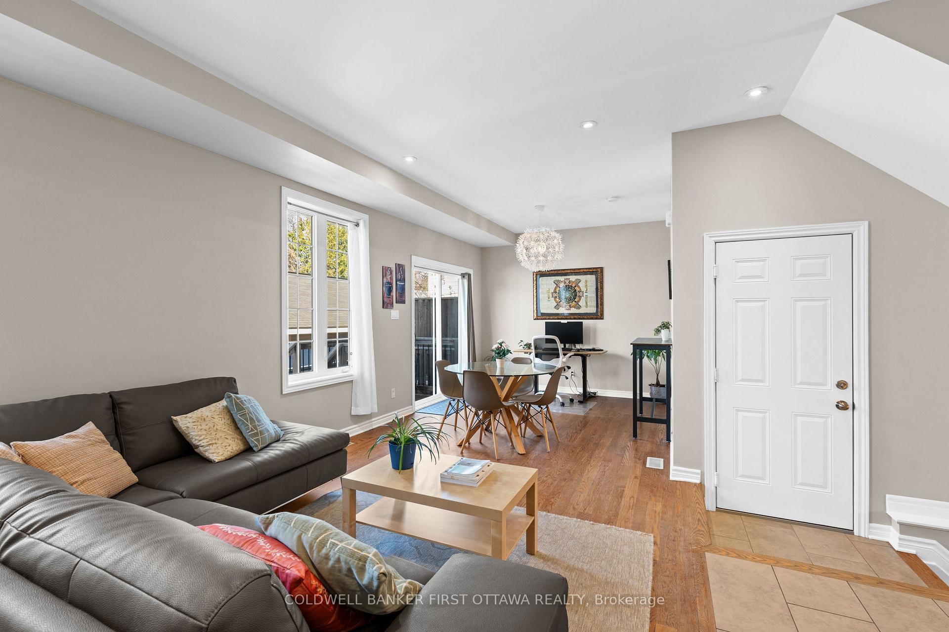Photo 12 of 982 Hooper Street, Ottawa, Carlington — HOMEH