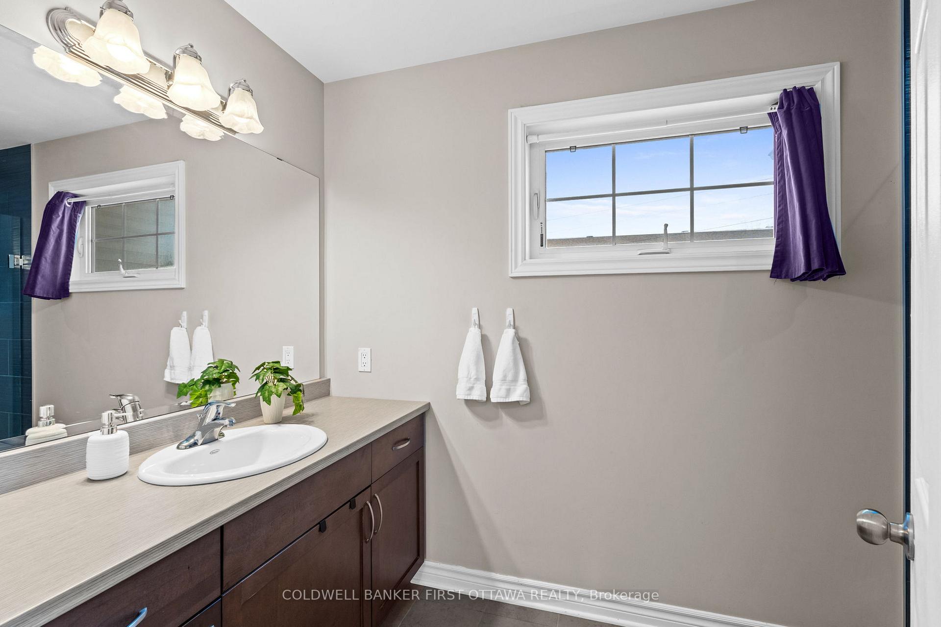 Photo 21 of 982 Hooper Street, Ottawa, Carlington — HOMEH