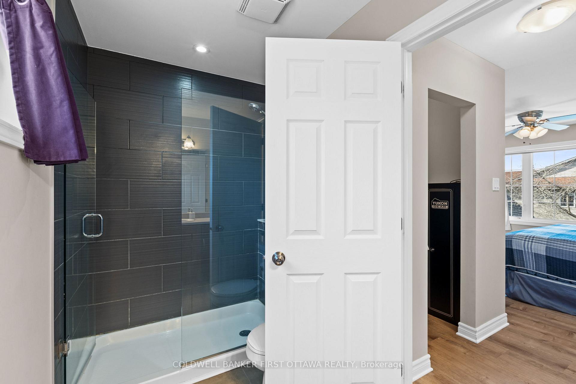 Photo 20 of 982 Hooper Street, Ottawa, Carlington — HOMEH