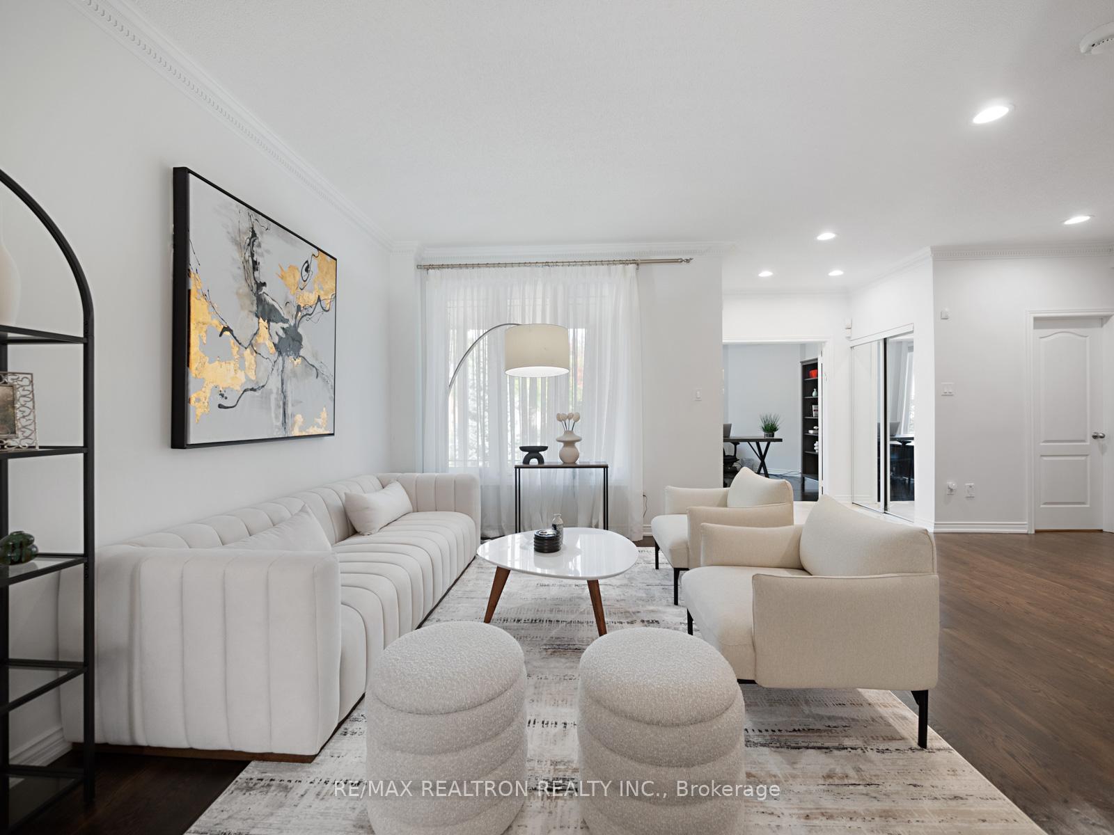Photo 6 of 132 Oakhurst Drive, Vaughan, Beverley Glen — HOMEH