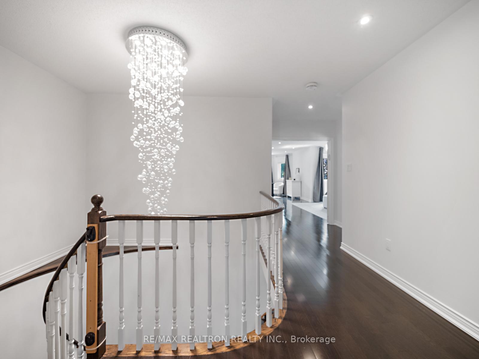 Photo 16 of 132 Oakhurst Drive, Vaughan, Beverley Glen — HOMEH