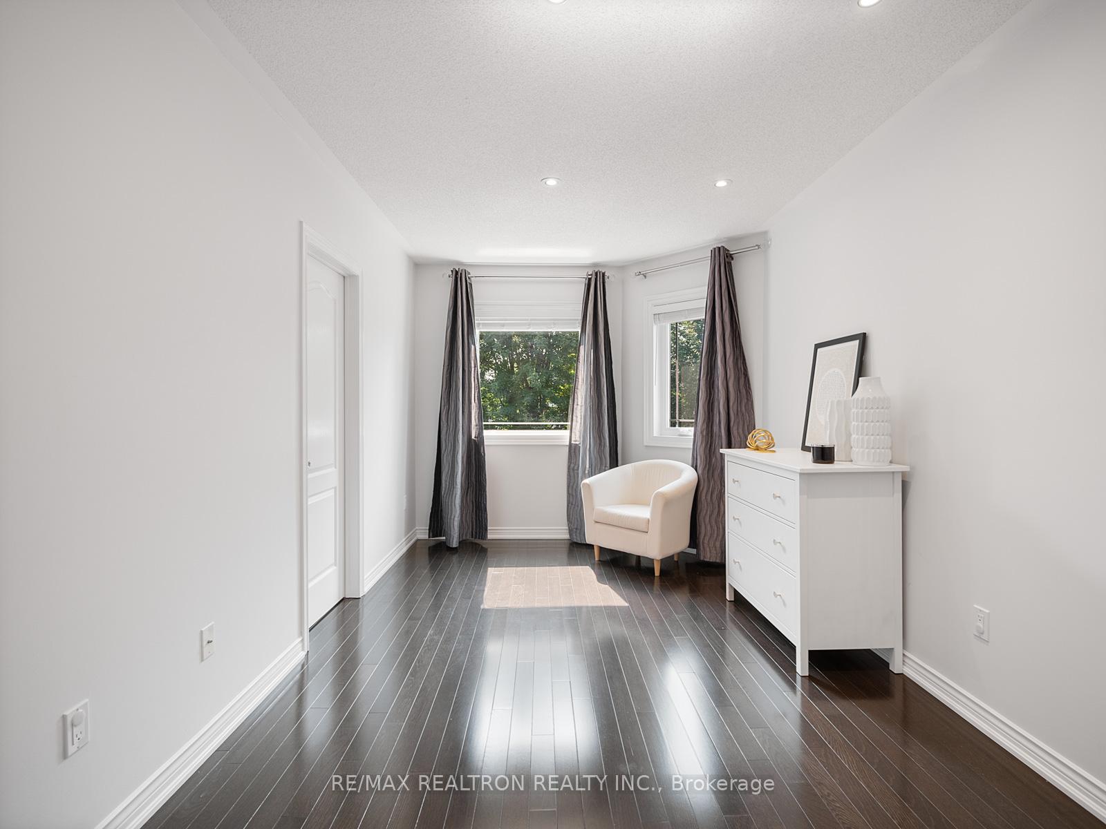 Photo 19 of 132 Oakhurst Drive, Vaughan, Beverley Glen — HOMEH