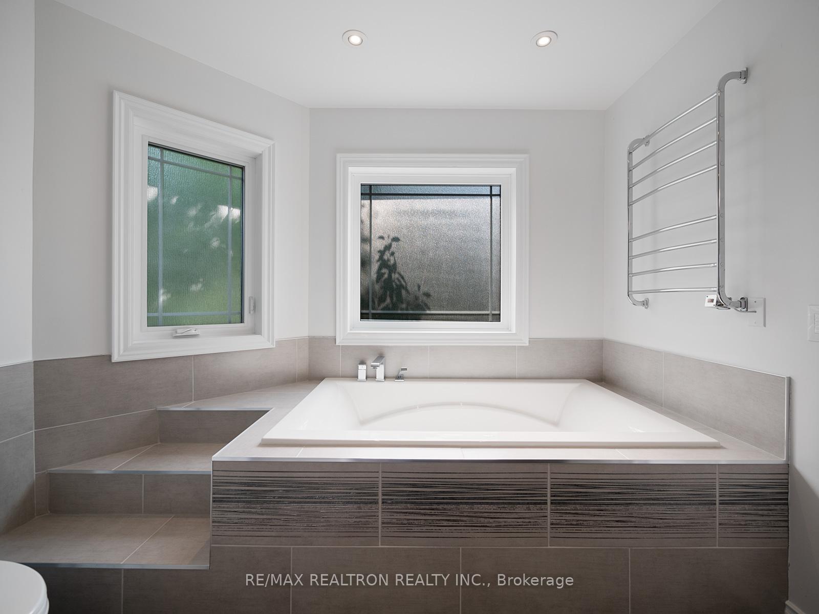 Photo 21 of 132 Oakhurst Drive, Vaughan, Beverley Glen — HOMEH