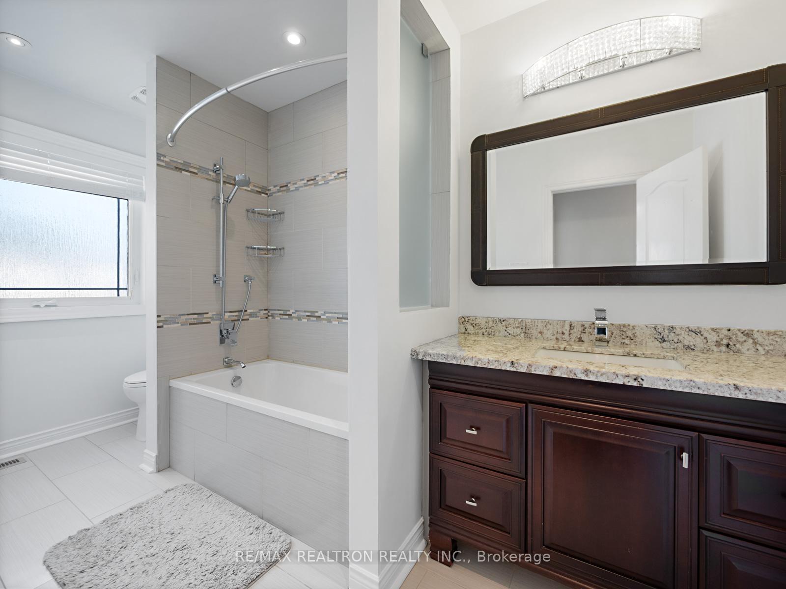 Photo 24 of 132 Oakhurst Drive, Vaughan, Beverley Glen — HOMEH