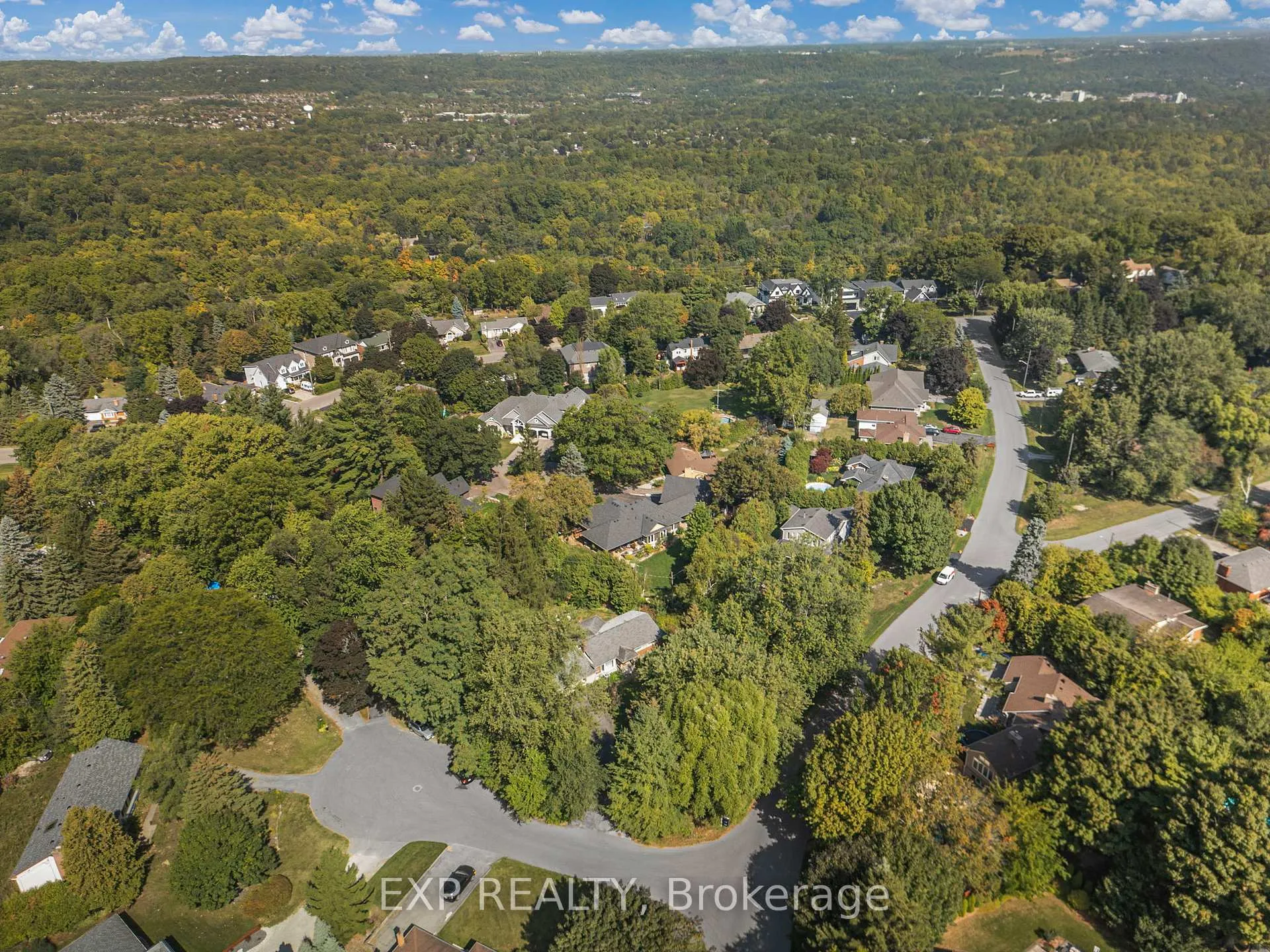 Photo 7 of 376 Philip Place, Hamilton, Ancaster — HOMEH