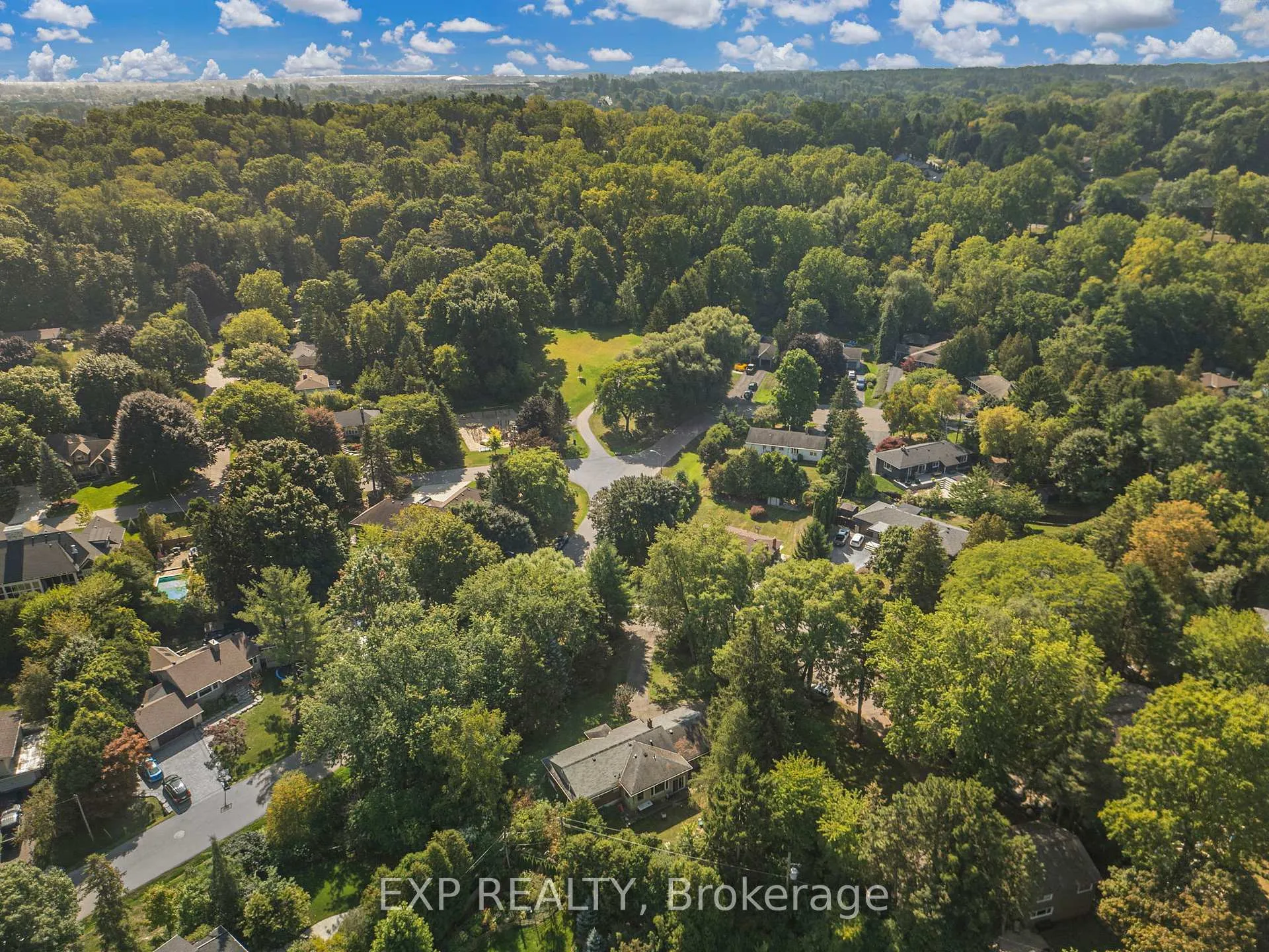Photo 13 of 376 Philip Place, Hamilton, Ancaster — HOMEH