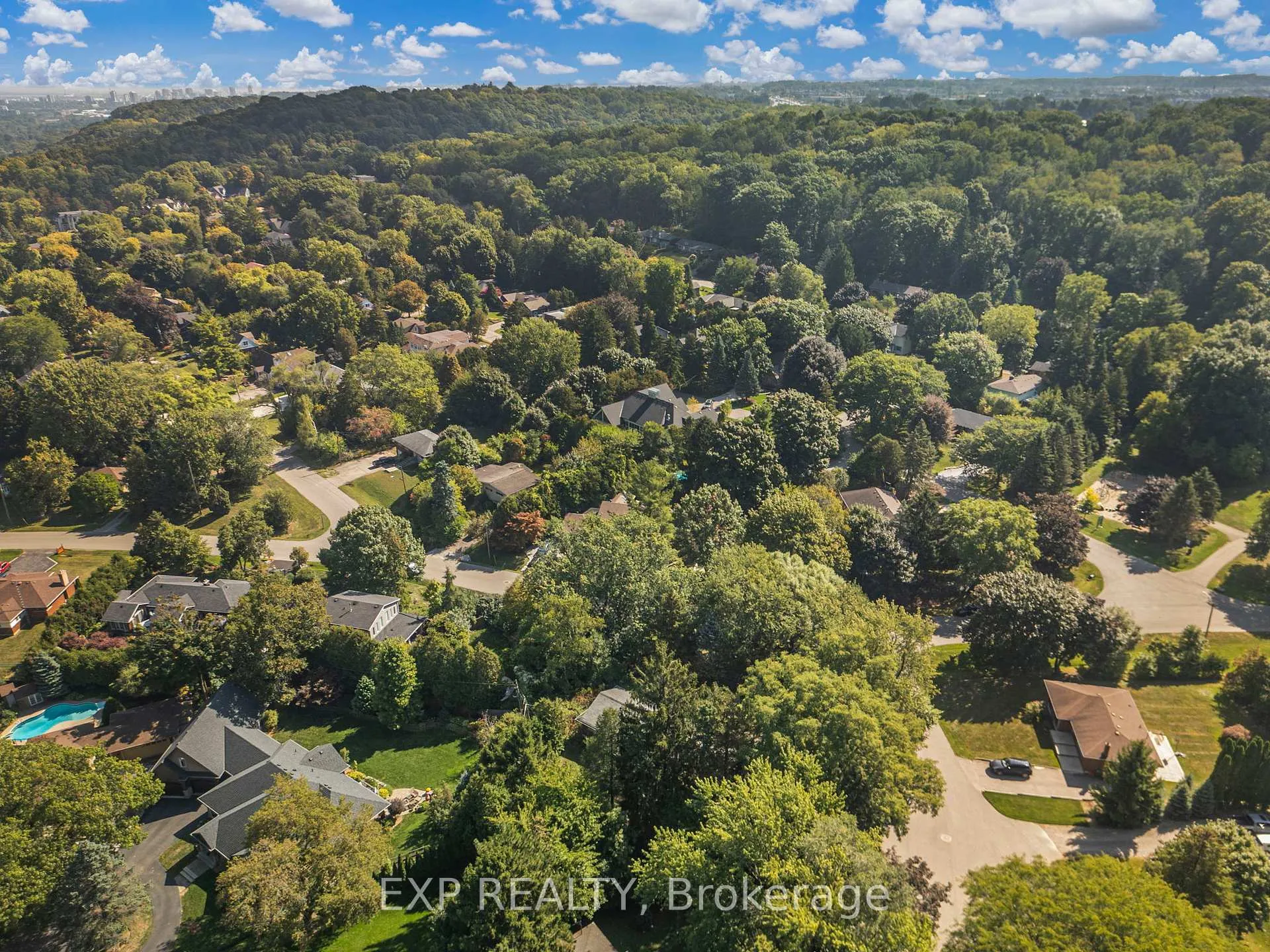 Photo 14 of 376 Philip Place, Hamilton, Ancaster — HOMEH