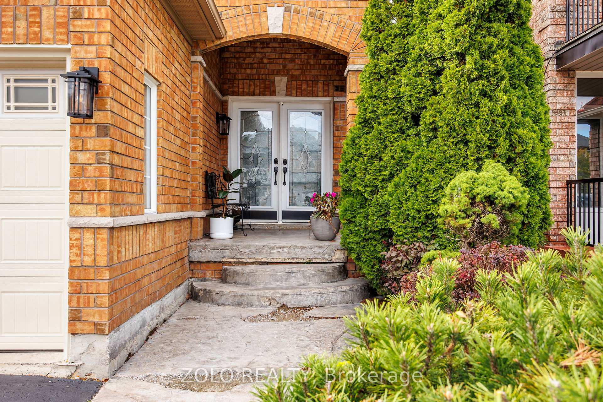 Photo 4 of 49 Sandyshores Drive, Brampton, Sandringham-Wellington — HOMEH