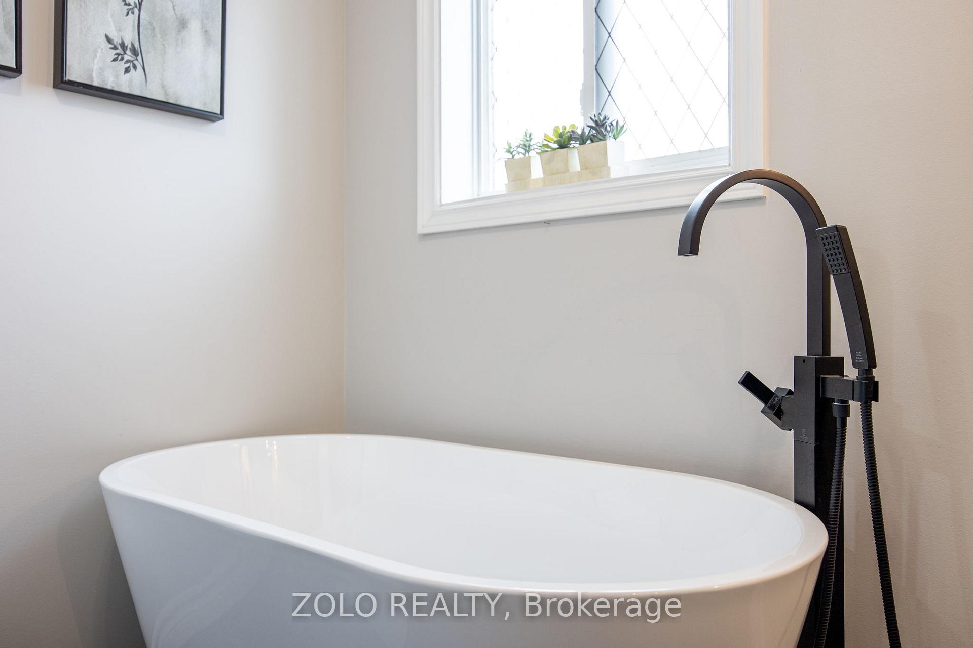 Photo 29 of 49 Sandyshores Drive, Brampton, Sandringham-Wellington — HOMEH