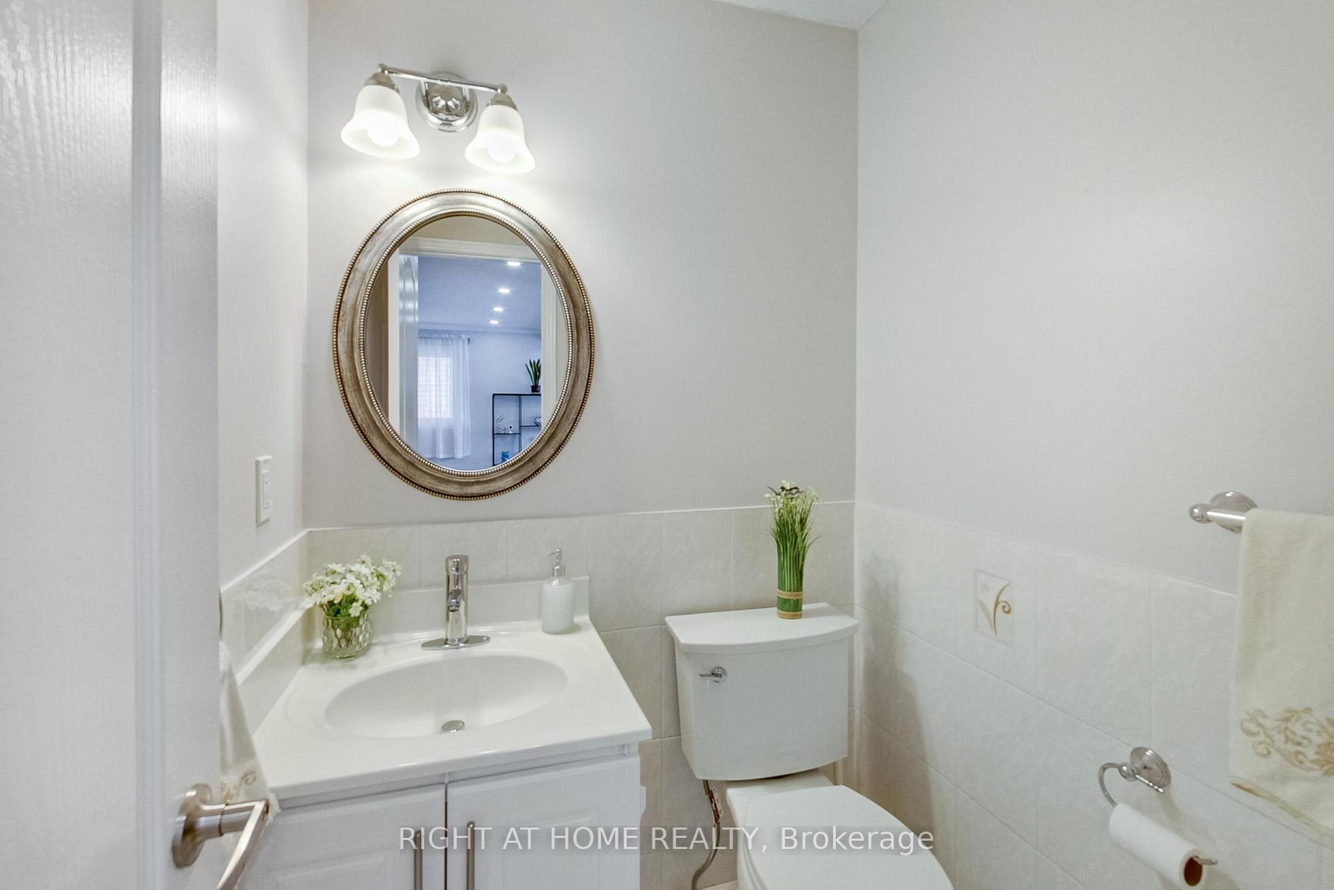 Photo 12 of 101 Bradbeer Crescent, Vaughan, Crestwood-Springfarm-Yorkhill — HOMEH