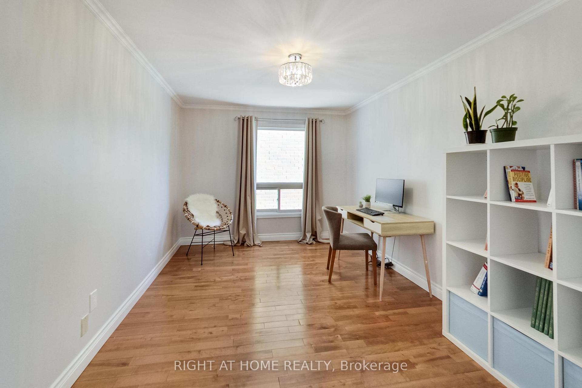 Photo 15 of 101 Bradbeer Crescent, Vaughan, Crestwood-Springfarm-Yorkhill — HOMEH