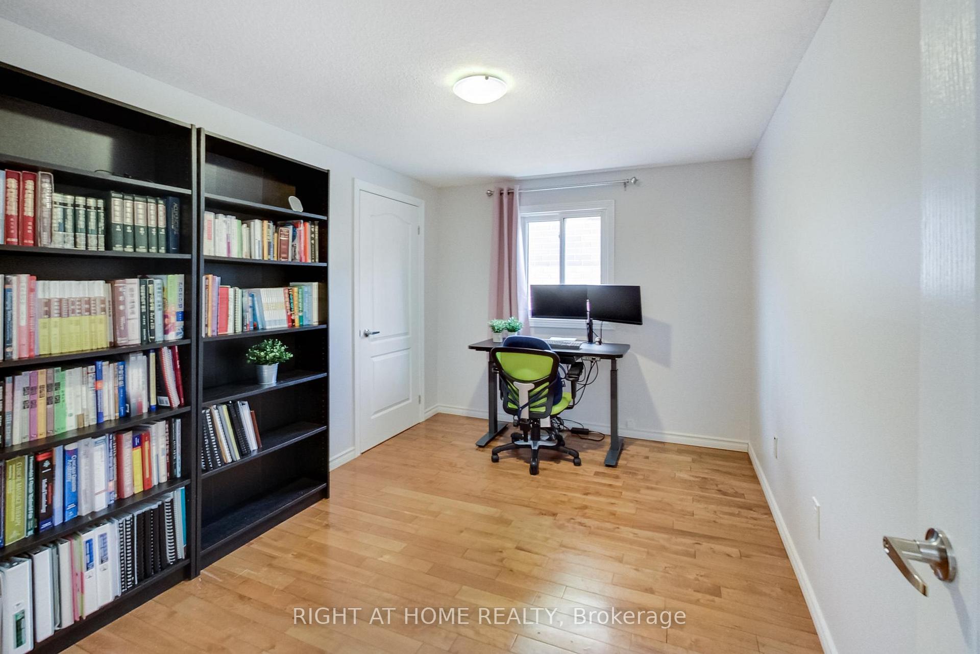 Photo 20 of 101 Bradbeer Crescent, Vaughan, Crestwood-Springfarm-Yorkhill — HOMEH