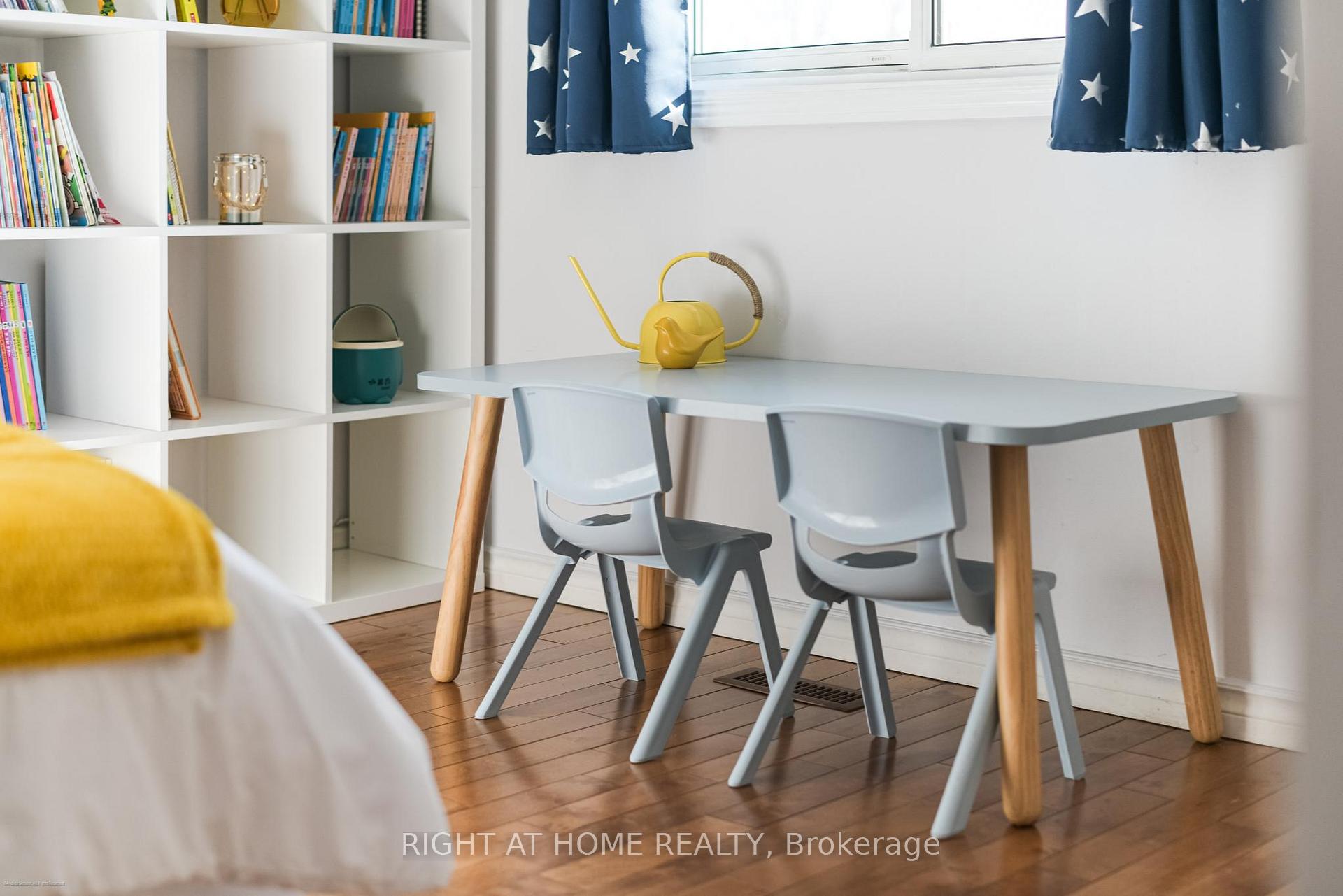 Photo 21 of 101 Bradbeer Crescent, Vaughan, Crestwood-Springfarm-Yorkhill — HOMEH