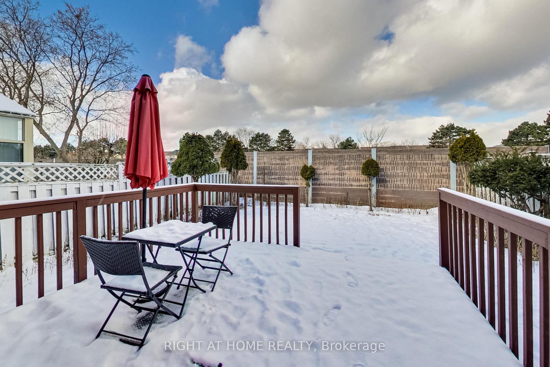 Photo 26 of 101 Bradbeer Crescent, Vaughan, Crestwood-Springfarm-Yorkhill — HOMEH