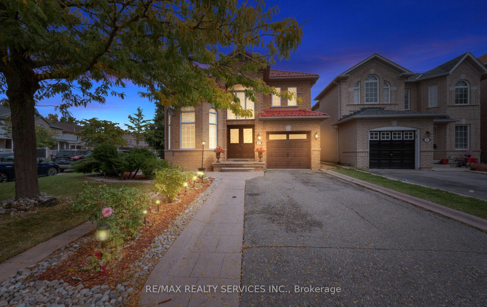 Photo 2 of 87 Queen Mary Drive, Brampton, Fletcher's Meadow — HOMEH