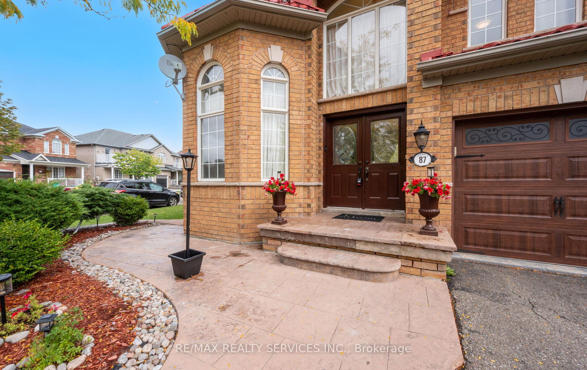 Photo 6 of 87 Queen Mary Drive, Brampton, Fletcher's Meadow — HOMEH