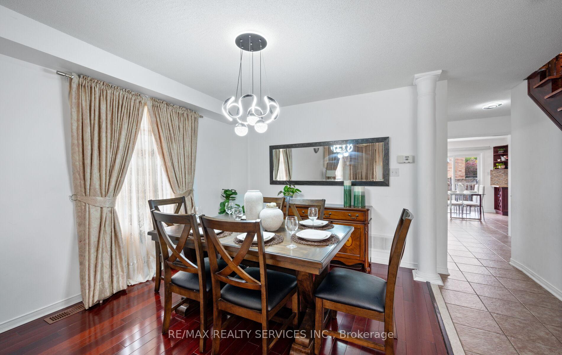 Photo 10 of 87 Queen Mary Drive, Brampton, Fletcher's Meadow — HOMEH
