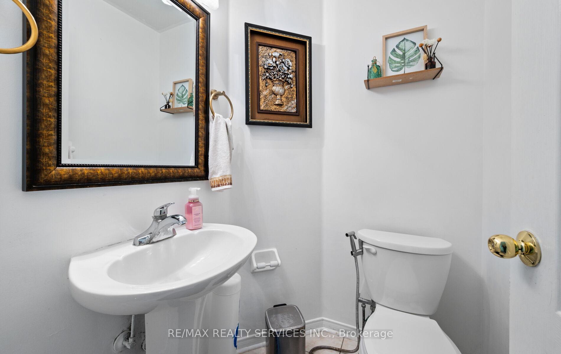 Photo 19 of 87 Queen Mary Drive, Brampton, Fletcher's Meadow — HOMEH