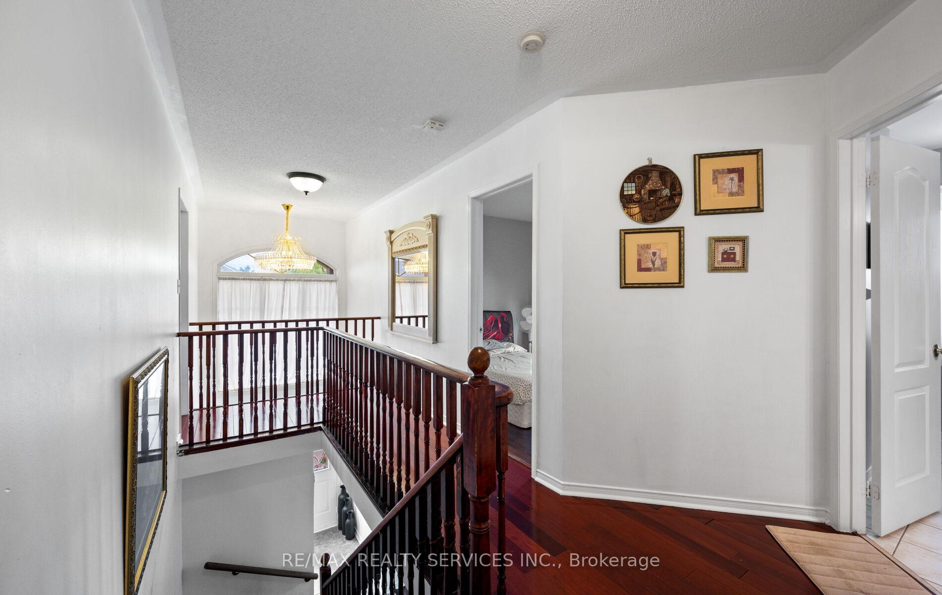 Photo 20 of 87 Queen Mary Drive, Brampton, Fletcher's Meadow — HOMEH