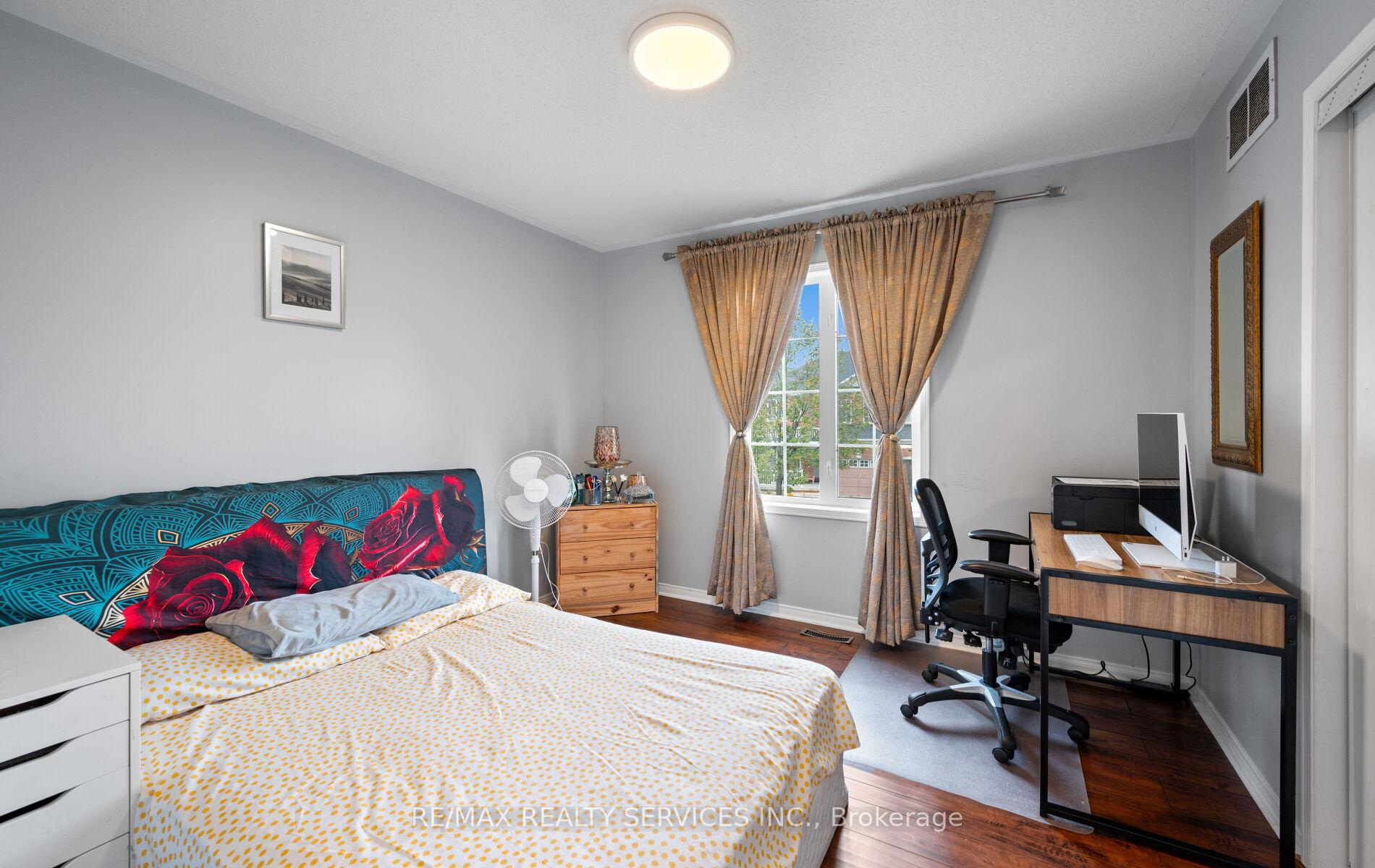 Photo 24 of 87 Queen Mary Drive, Brampton, Fletcher's Meadow — HOMEH