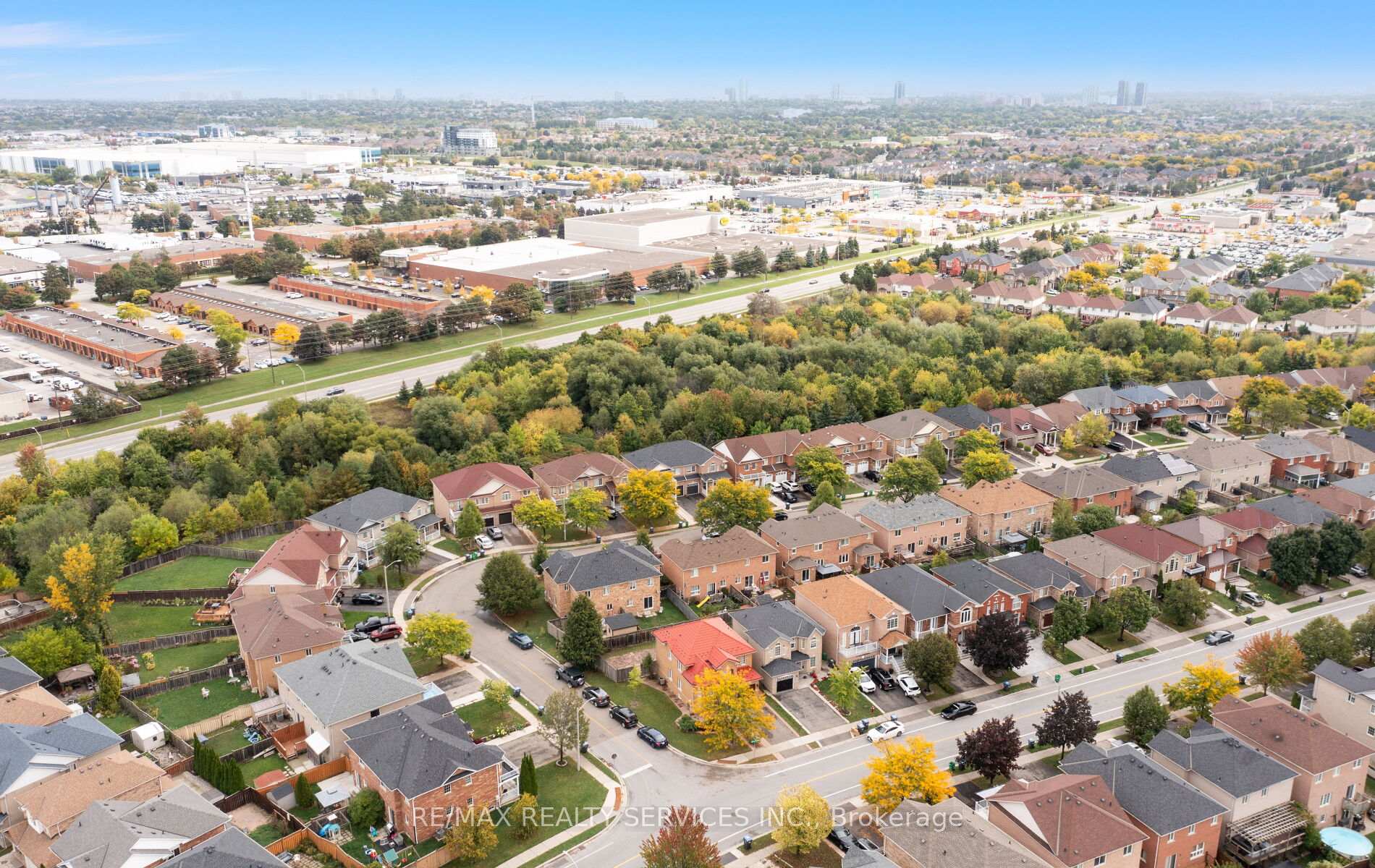 Photo 37 of 87 Queen Mary Drive, Brampton, Fletcher's Meadow — HOMEH