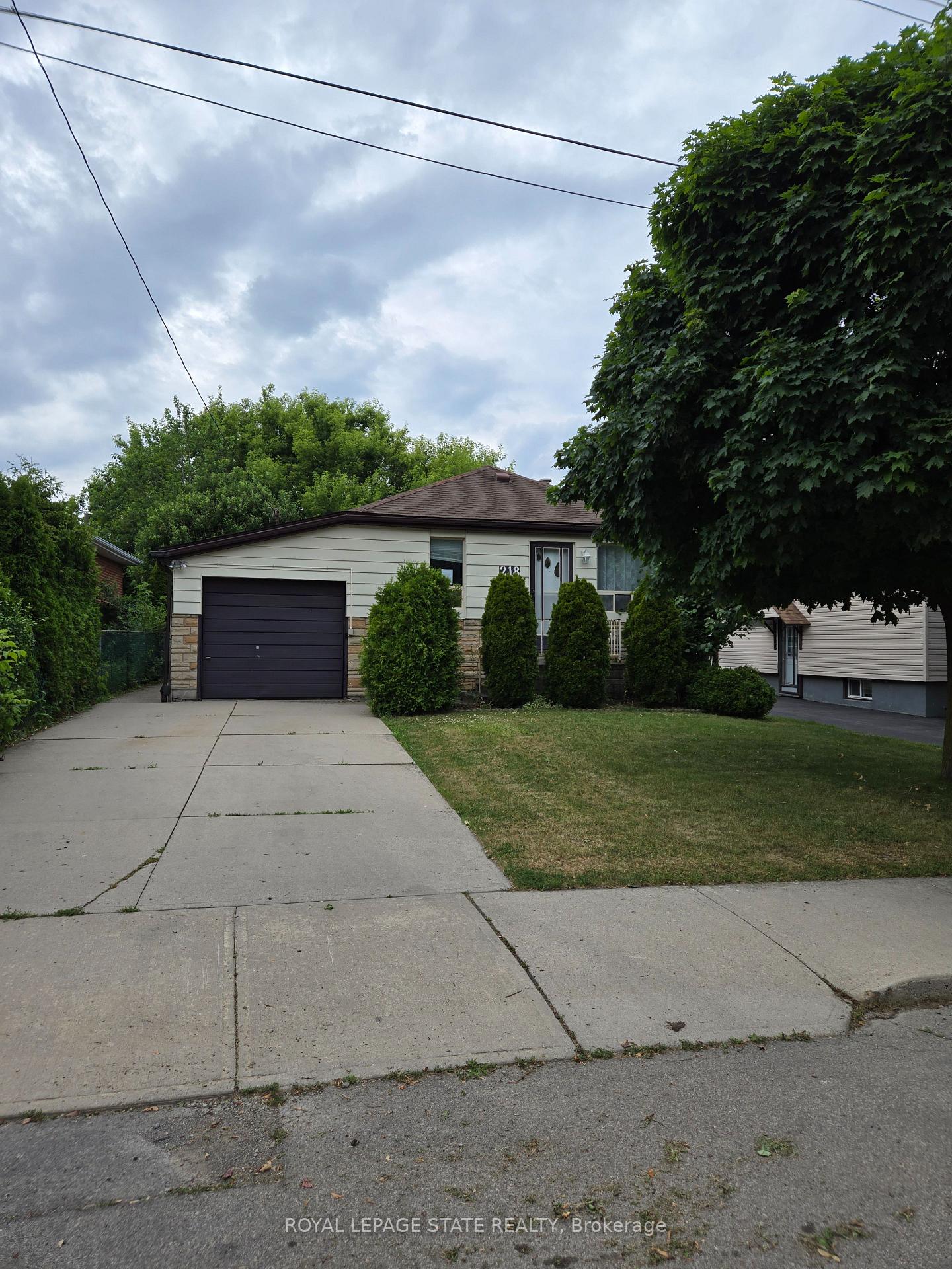Front of 218 East 44th Street
