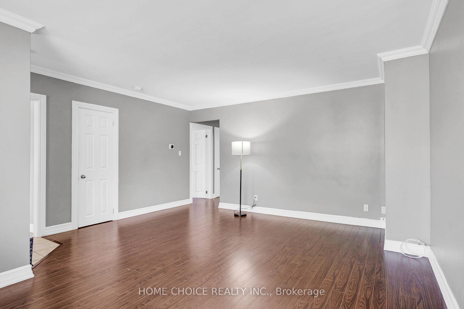 Photo 4 of 11 Thorncroft Crescent, Ajax, South East — HOMEH