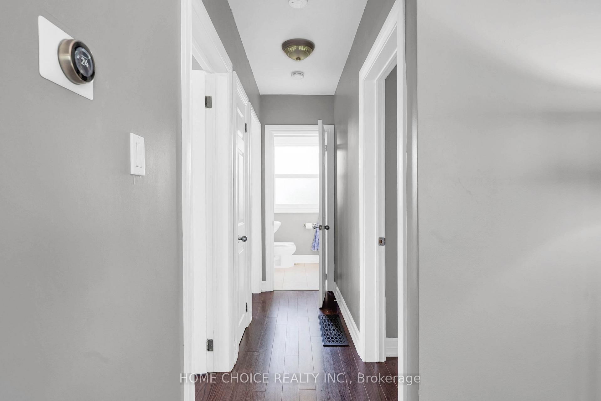 Photo 8 of 11 Thorncroft Crescent, Ajax, South East — HOMEH