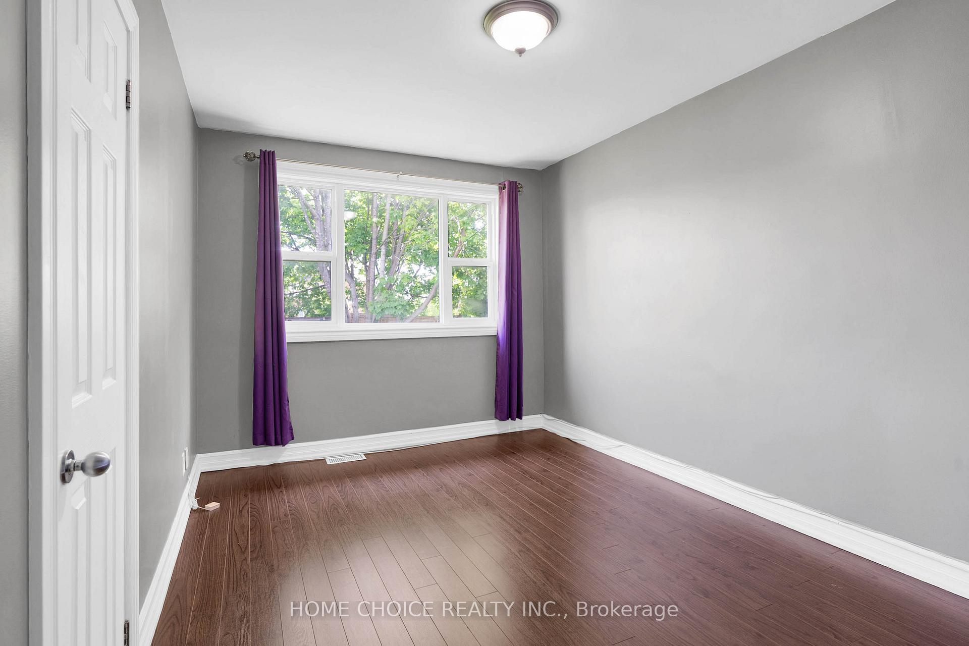 Photo 9 of 11 Thorncroft Crescent, Ajax, South East — HOMEH