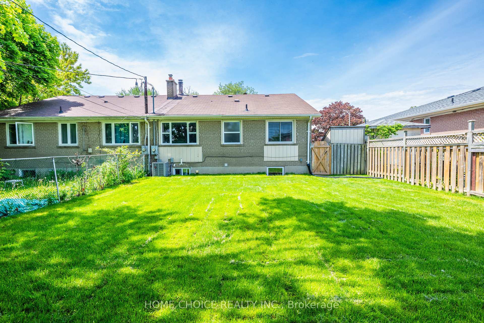 Photo 31 of 11 Thorncroft Crescent, Ajax, South East — HOMEH