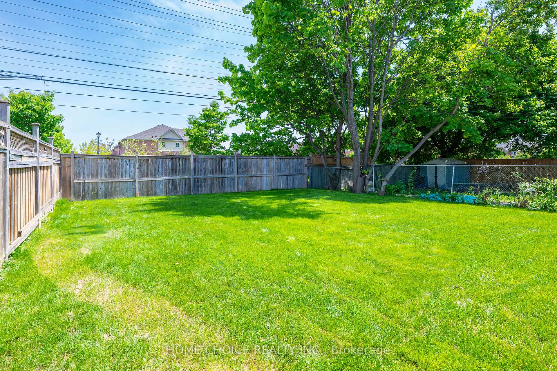 Photo 32 of 11 Thorncroft Crescent, Ajax, South East — HOMEH
