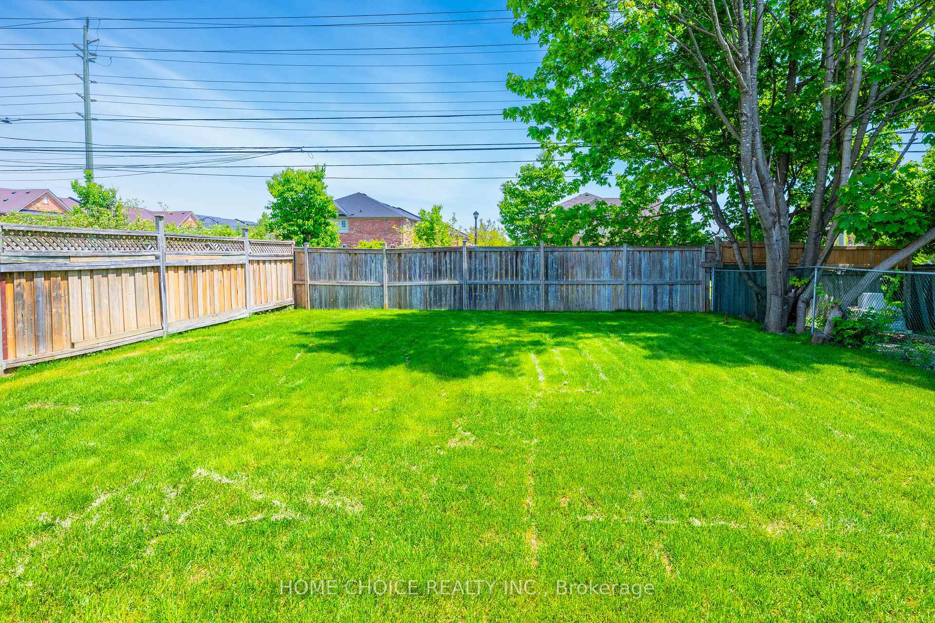 Photo 34 of 11 Thorncroft Crescent, Ajax, South East — HOMEH