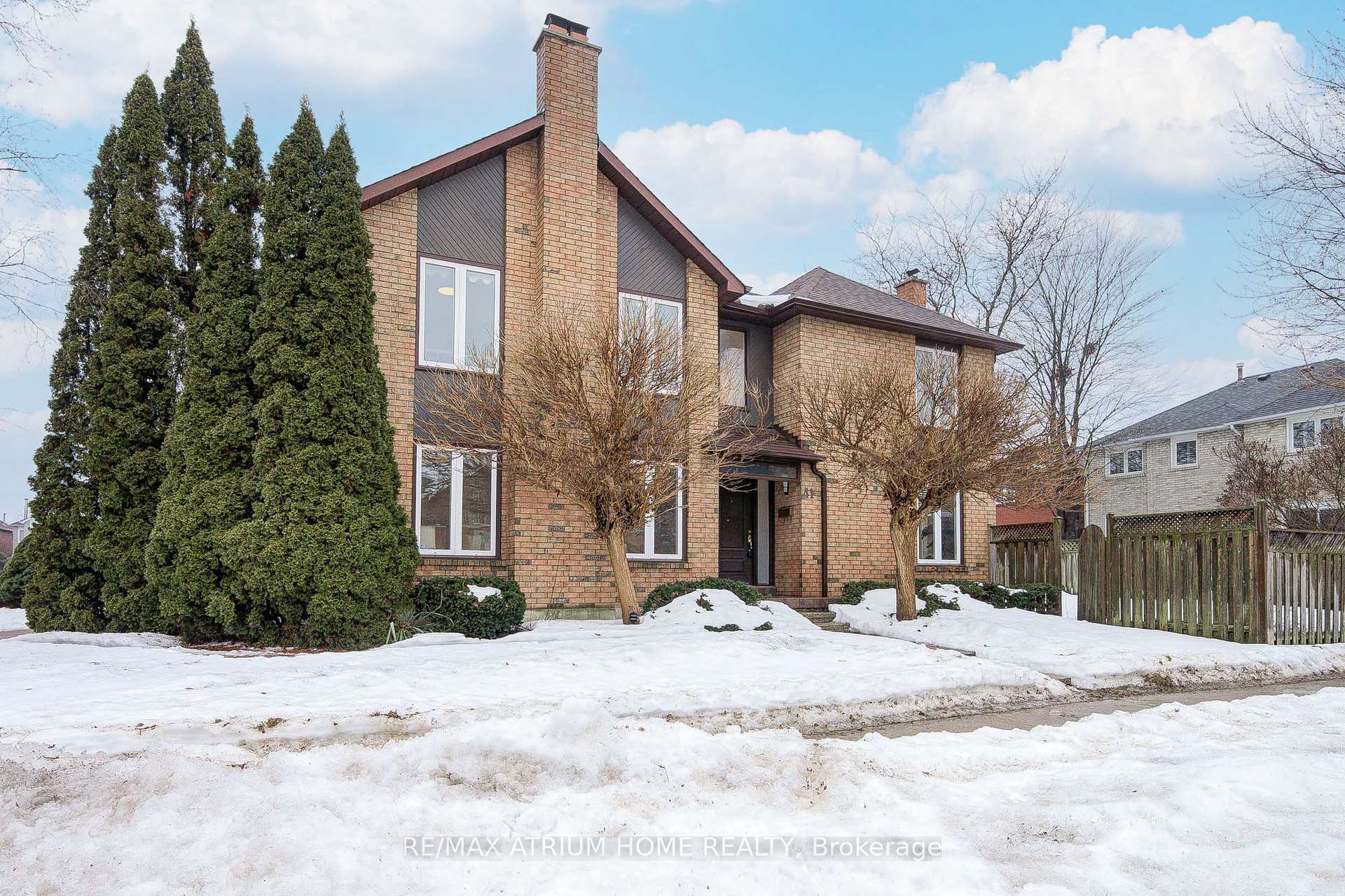 Photo 2 of 41 Kimbergate Way, Vaughan, Brownridge — HOMEH