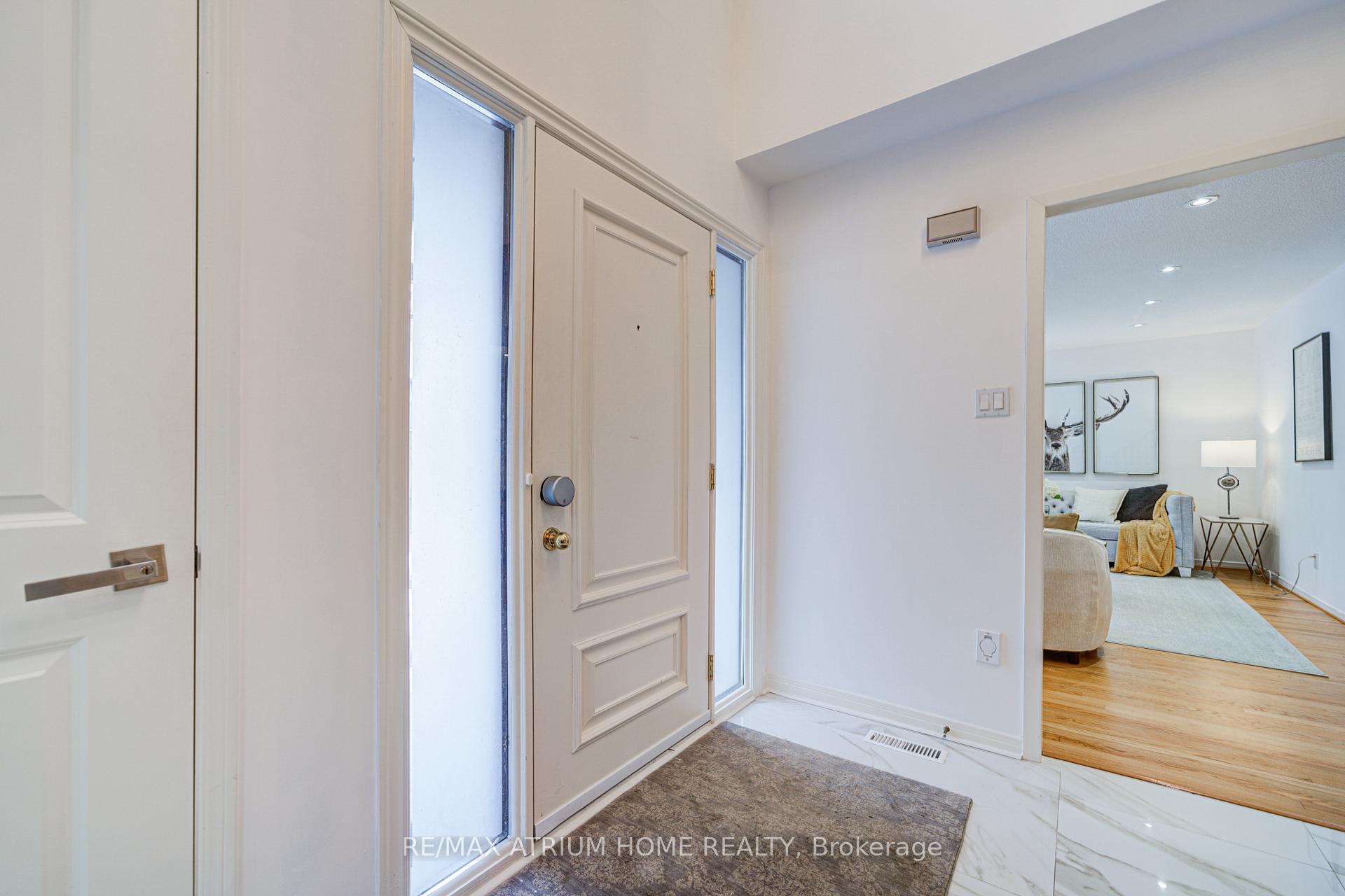 Photo 3 of 41 Kimbergate Way, Vaughan, Brownridge — HOMEH