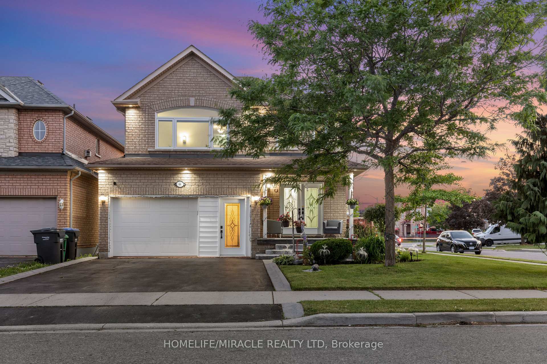 Photo 3 of 44 Newark Way, Brampton, Fletcher's Meadow — HOMEH