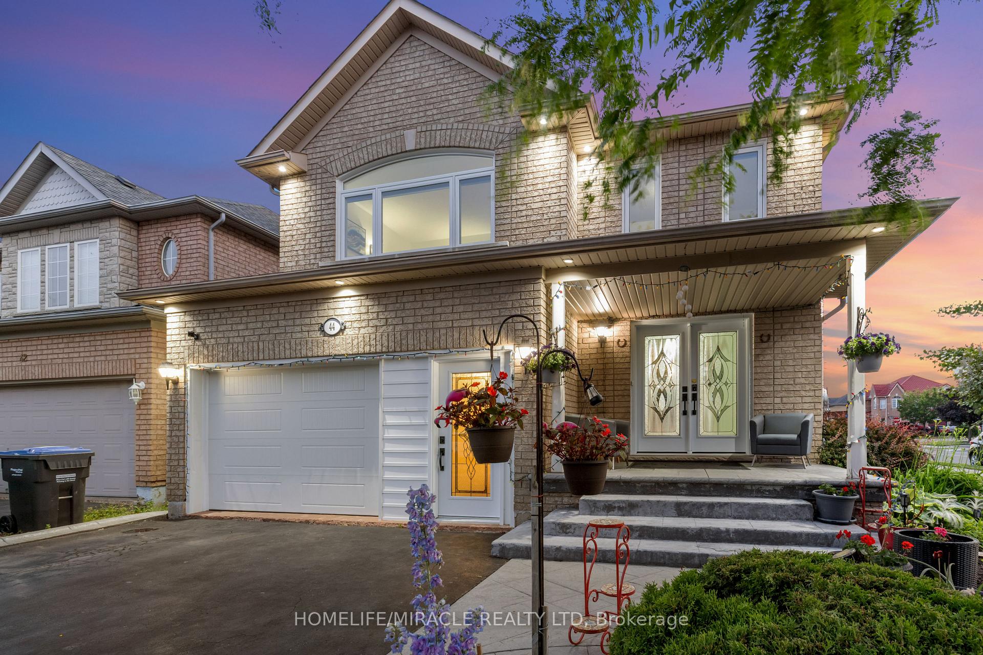 Photo 4 of 44 Newark Way, Brampton, Fletcher's Meadow — HOMEH
