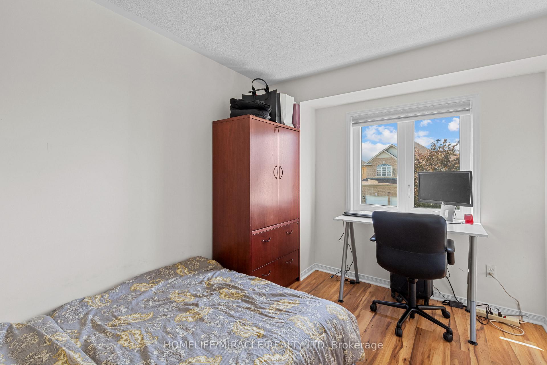 Photo 10 of 44 Newark Way, Brampton, Fletcher's Meadow — HOMEH