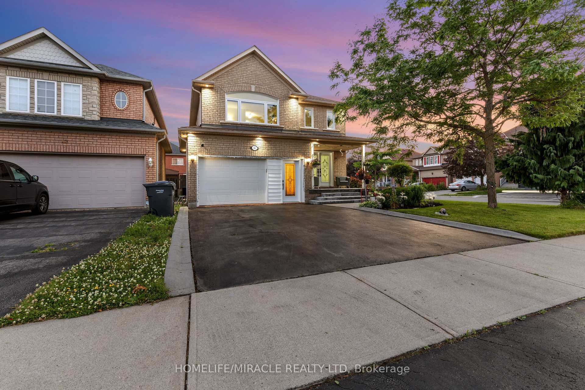 Photo 13 of 44 Newark Way, Brampton, Fletcher's Meadow — HOMEH
