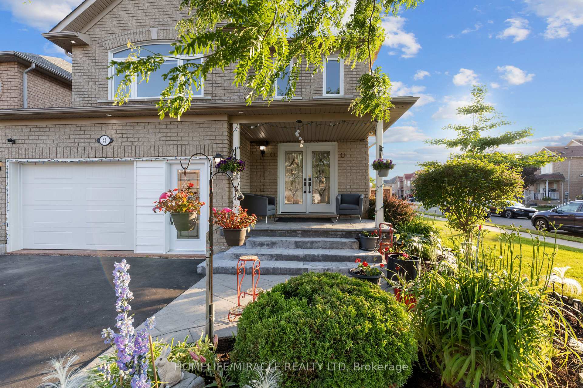 Photo 15 of 44 Newark Way, Brampton, Fletcher's Meadow — HOMEH