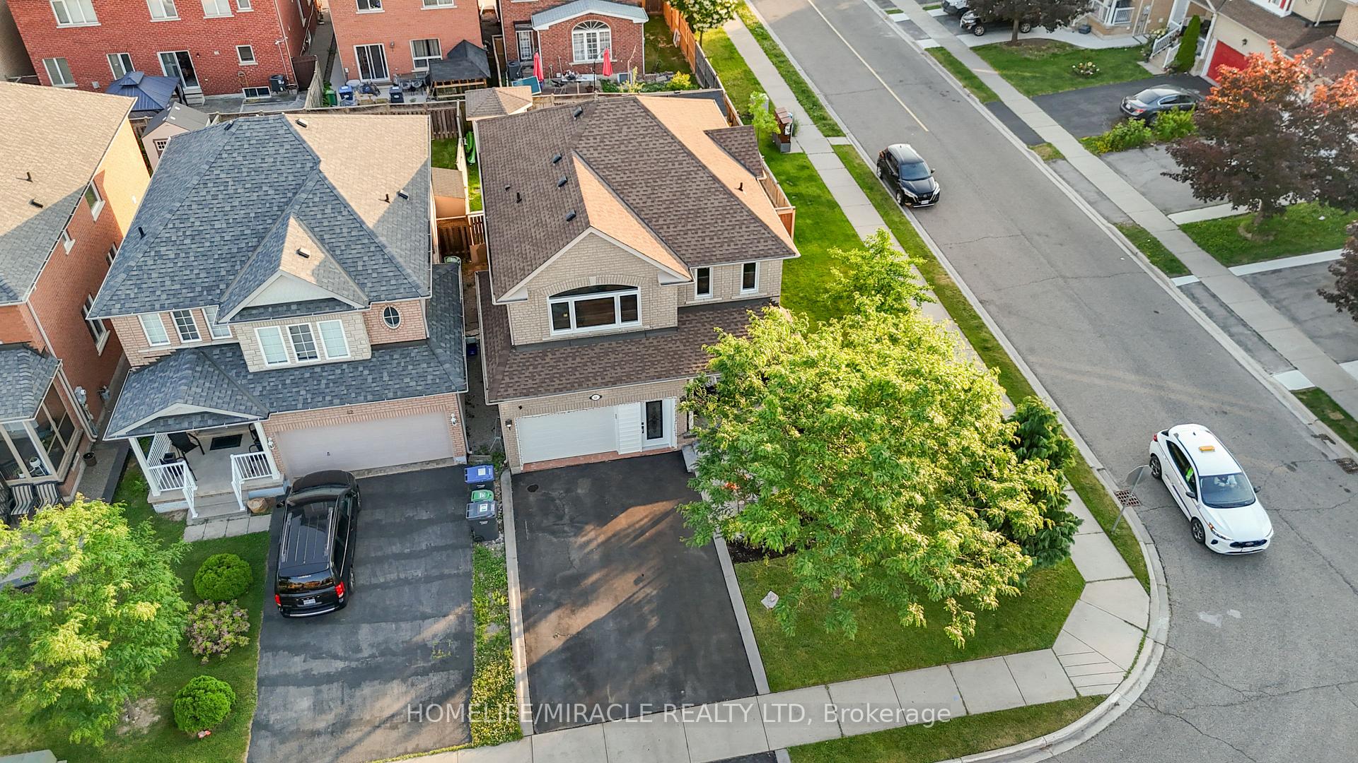 Photo 16 of 44 Newark Way, Brampton, Fletcher's Meadow — HOMEH