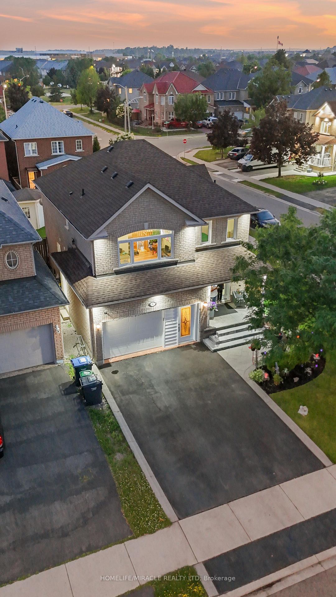 Photo 19 of 44 Newark Way, Brampton, Fletcher's Meadow — HOMEH