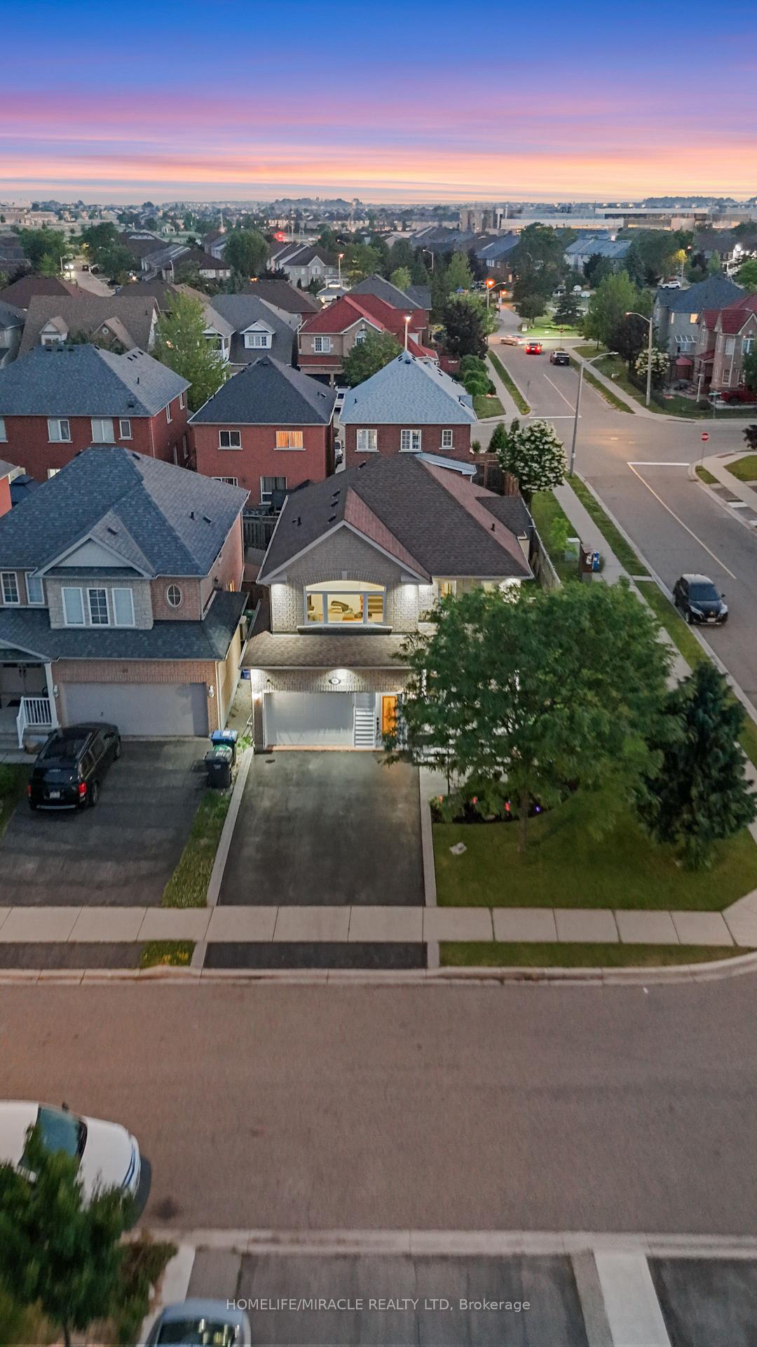 Photo 21 of 44 Newark Way, Brampton, Fletcher's Meadow — HOMEH