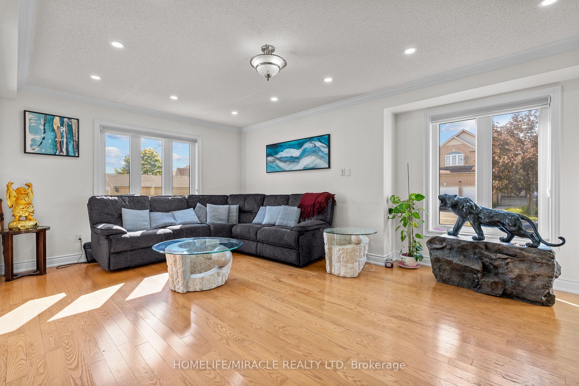 Photo 23 of 44 Newark Way, Brampton, Fletcher's Meadow — HOMEH