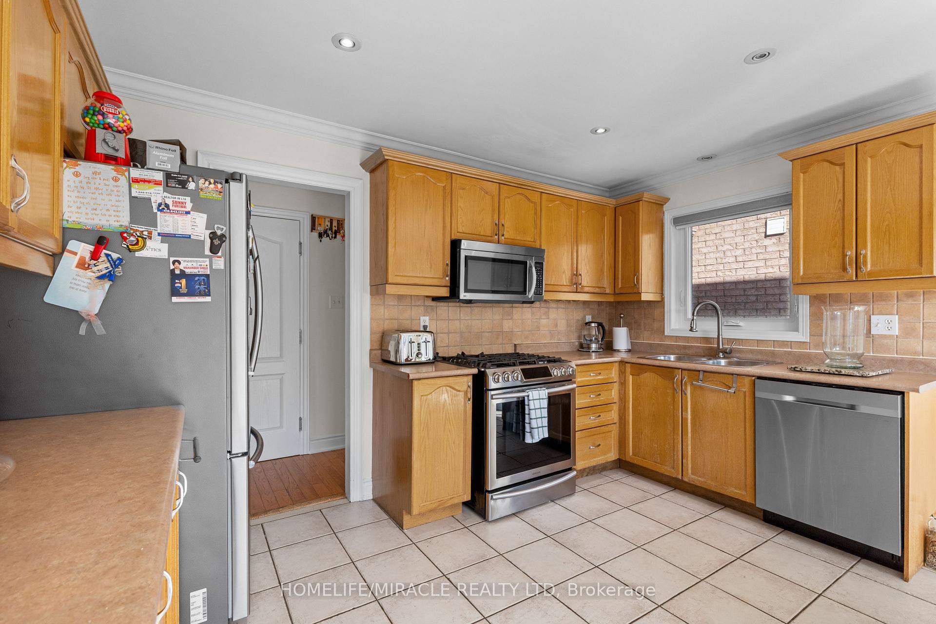 Photo 26 of 44 Newark Way, Brampton, Fletcher's Meadow — HOMEH