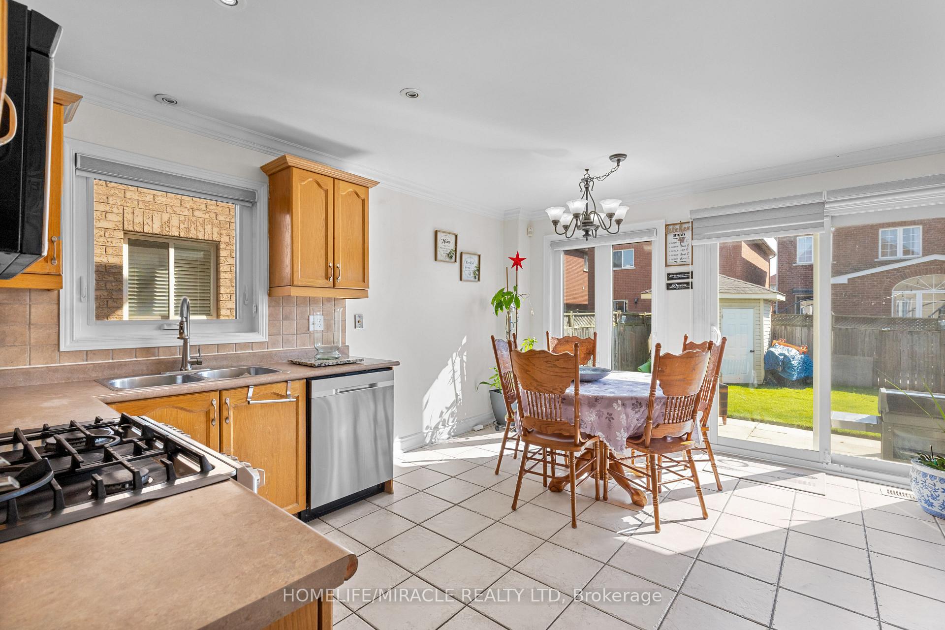 Photo 27 of 44 Newark Way, Brampton, Fletcher's Meadow — HOMEH