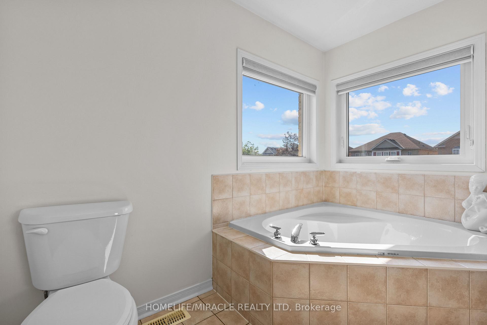 Photo 34 of 44 Newark Way, Brampton, Fletcher's Meadow — HOMEH