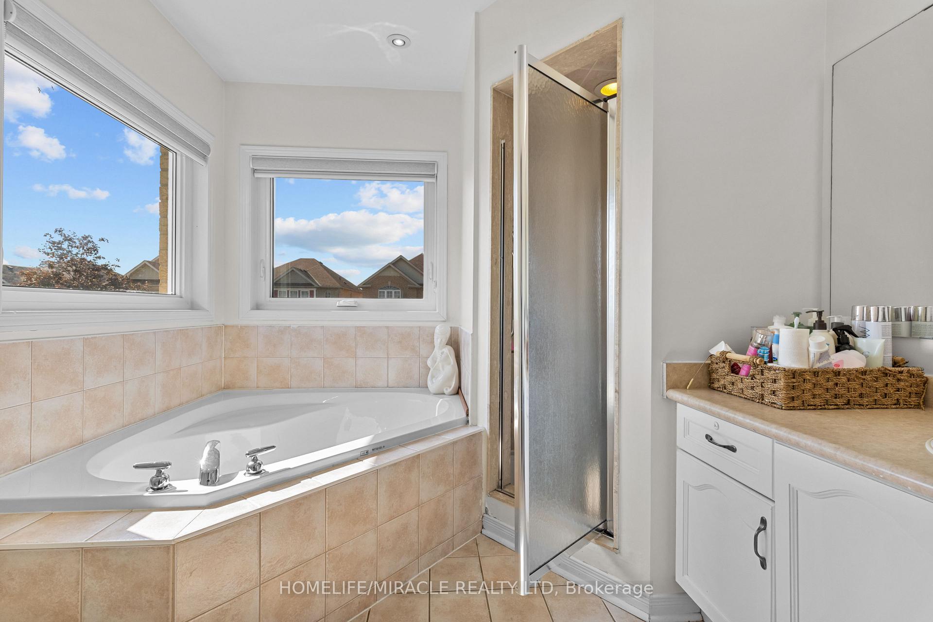 Photo 35 of 44 Newark Way, Brampton, Fletcher's Meadow — HOMEH