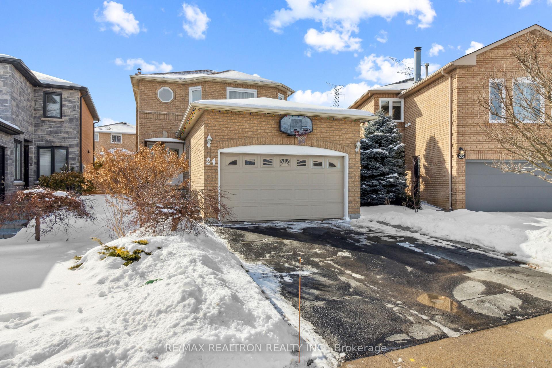 Photo 1 of 24 Venice Crescent, Vaughan, Beverley Glen — HOMEH