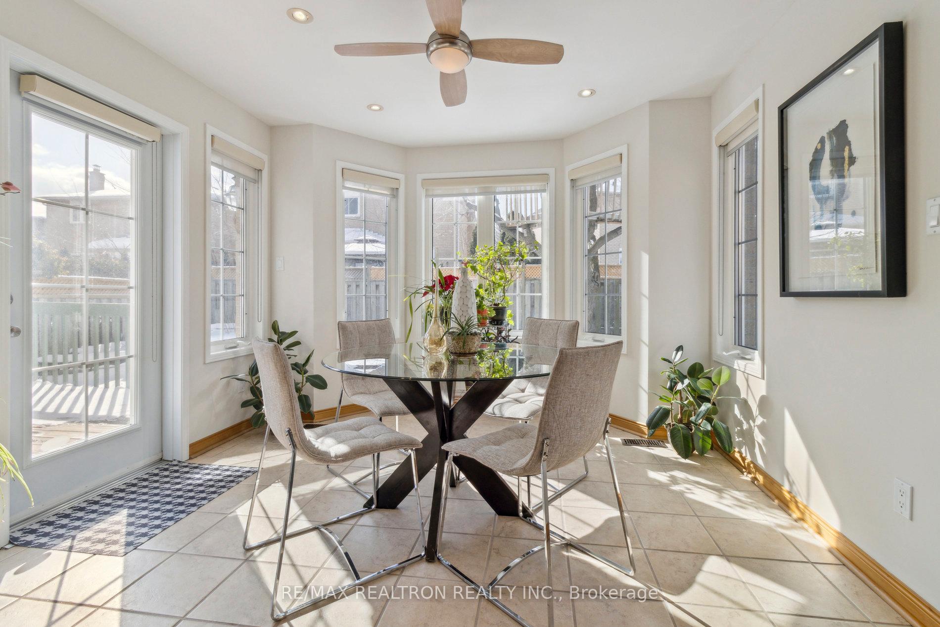 Photo 6 of 24 Venice Crescent, Vaughan, Beverley Glen — HOMEH