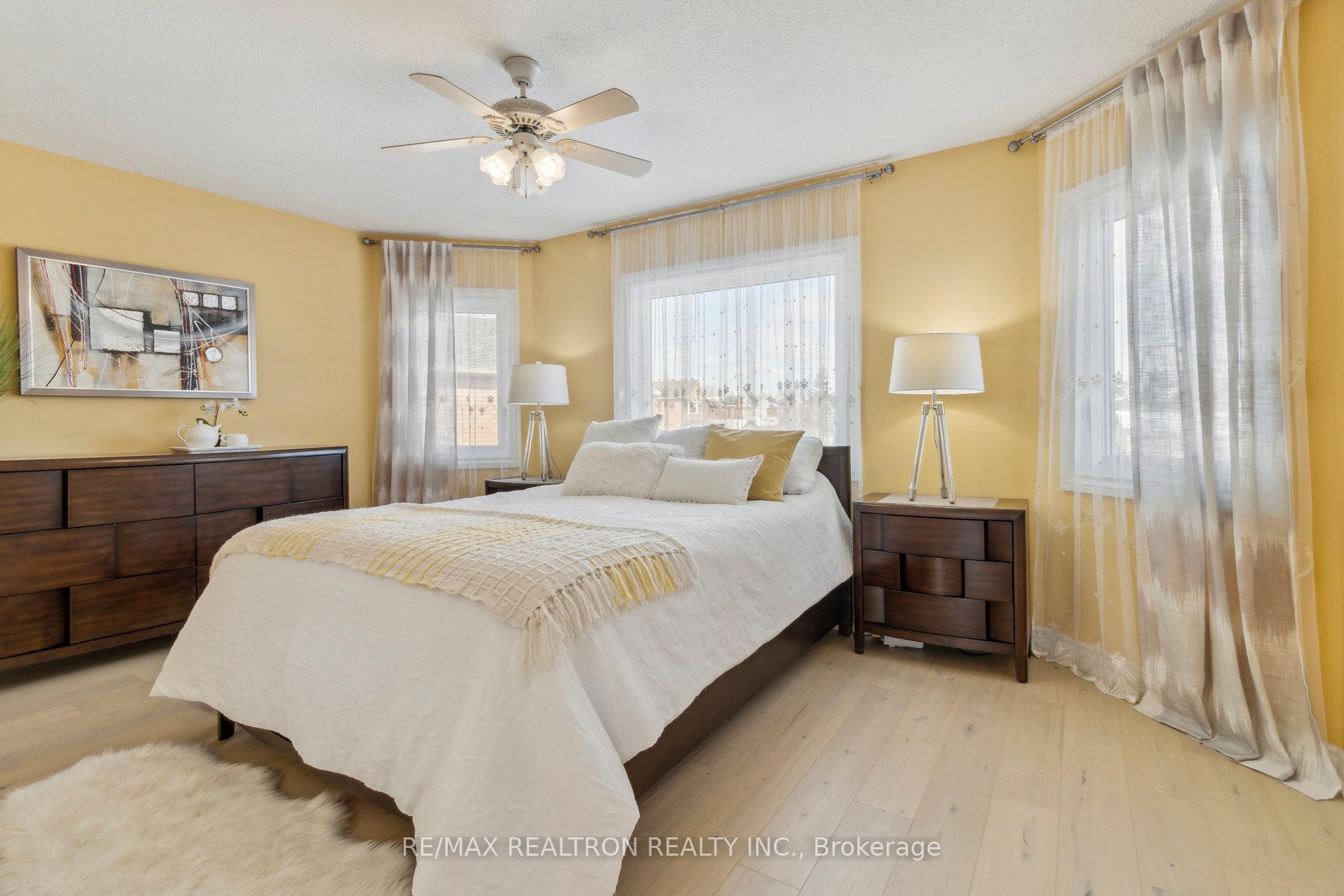 Photo 9 of 24 Venice Crescent, Vaughan, Beverley Glen — HOMEH